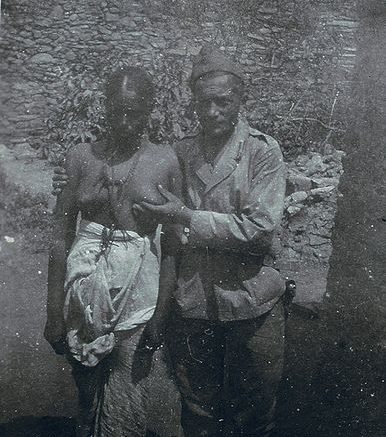 Italian_fascist_and_black_woman_in_Abyssinia_1936
