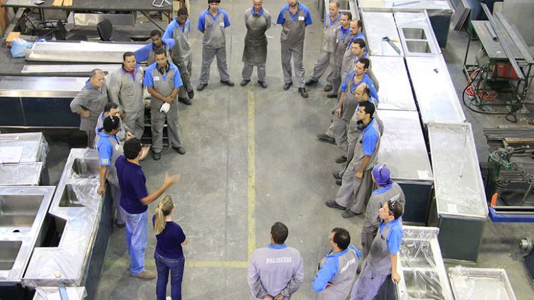 Training_meeting_in_a_ecodesign_stainless_steel_company_in_brazil