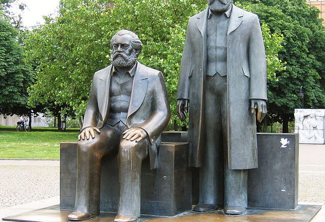 Marx_Engels_Denkmal_Berlin